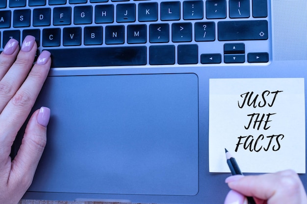 A close-up of a computer screen showing a person successfully logged into the Sistema de Valores a Receber (SVR) website, with a celebratory message appearing on the screen.