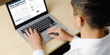 Como Participar de Programas de Qualificação Profissional Gratuitos em 2025 - Cover Image