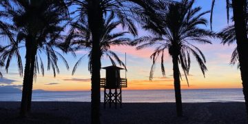 Calendário de Feriados Nacionais 2025: Planeje Suas Folgas e Viagens! - Cover Image