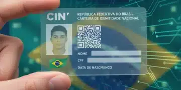 Pessoa segurando a nova Carteira de Identidade Nacional (CIN) com design moderno e chip.
